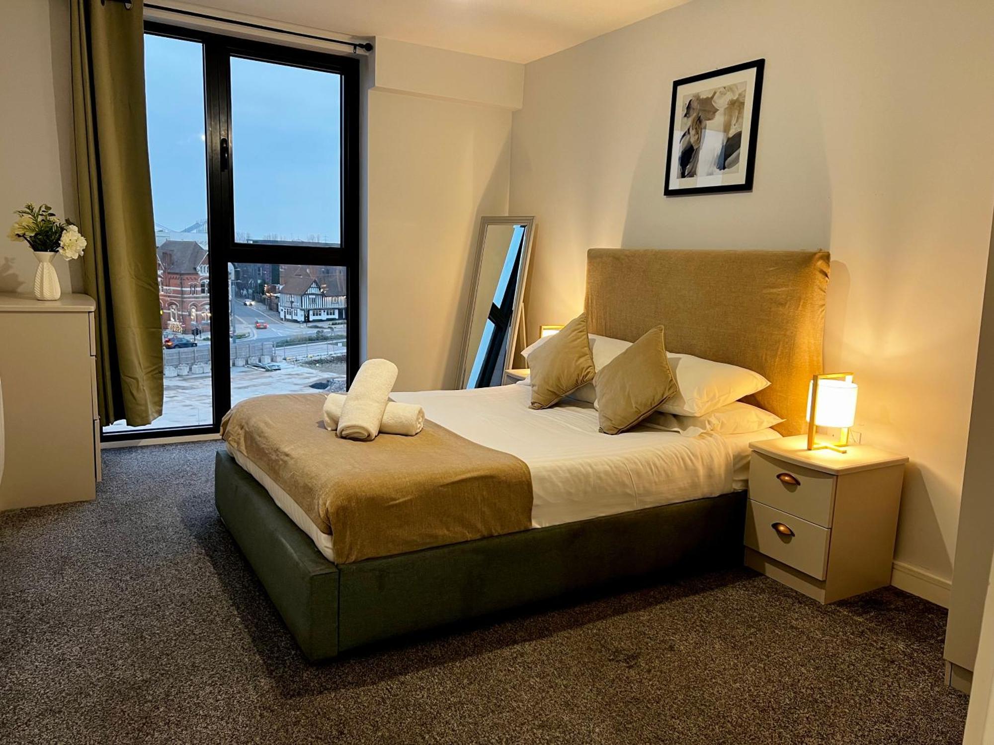 Last-minute Secure L Don't Delay L Sleeps Up To 4 L Free Parking L Spacious 2bed 2bath L Jvt Short Lets Apartment Birmingham